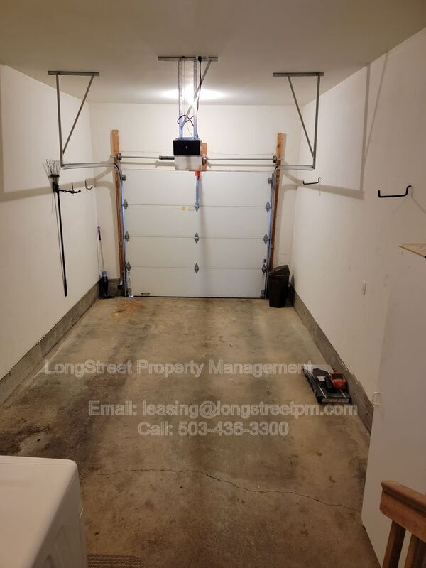 Building Photo - 3121 NE Flintlock Pl