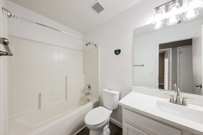 Building Photo - 3841 W Villa Linda Dr