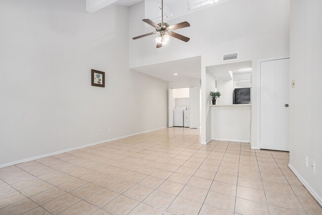 Building Photo - Excellent location under $1500!