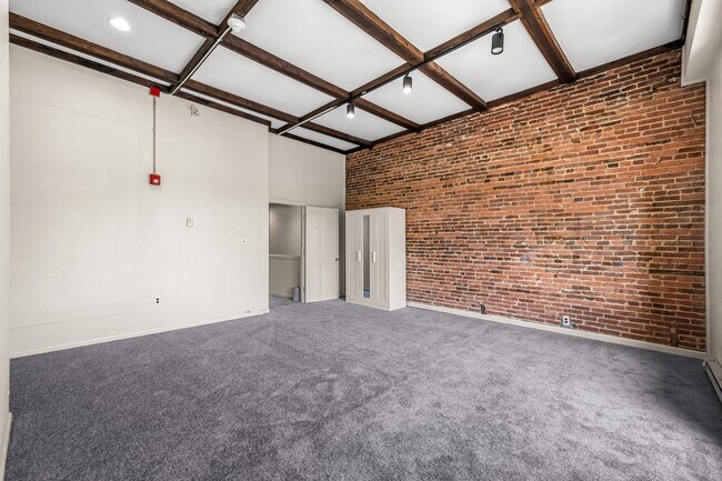 Building Photo - 1502 W Mt Royal Ave