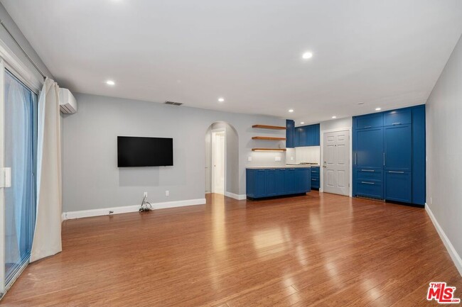 Building Photo - 2045 4th St