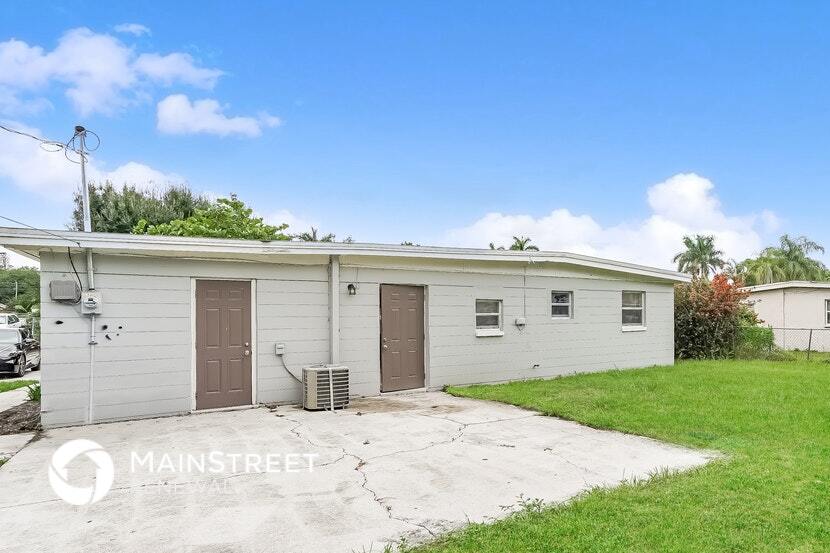 Building Photo - 1507 Gardenia Ave