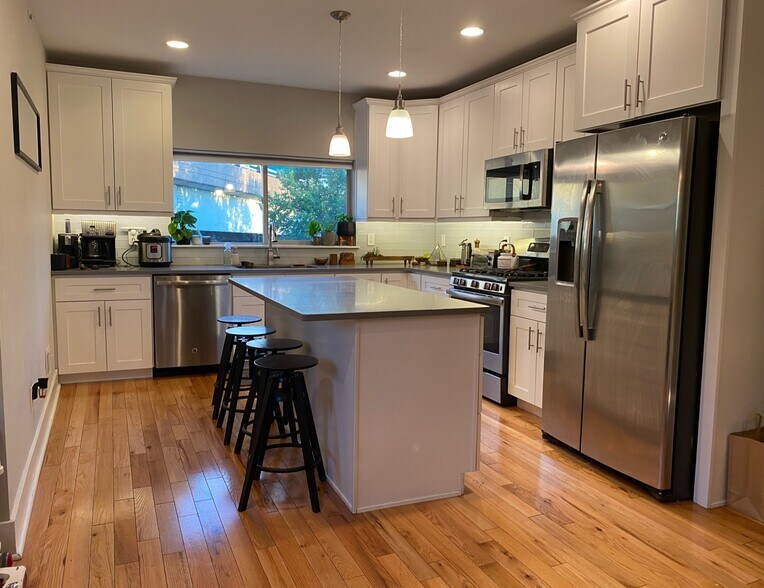 Kitchen - 118 W Laurel St