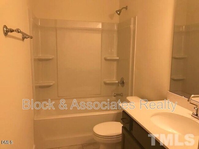Building Photo - 6039 Beale Loop