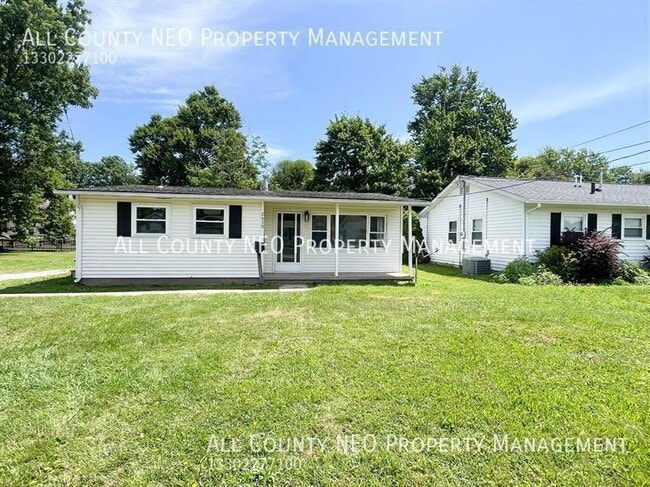 Primary Photo - 2470 Center Ave