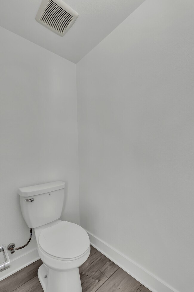 Building Photo - 1879 Union St