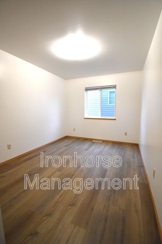 Building Photo - 9 Michael Grove Ave