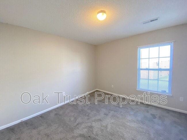 Building Photo - 411 Brookfield Ln