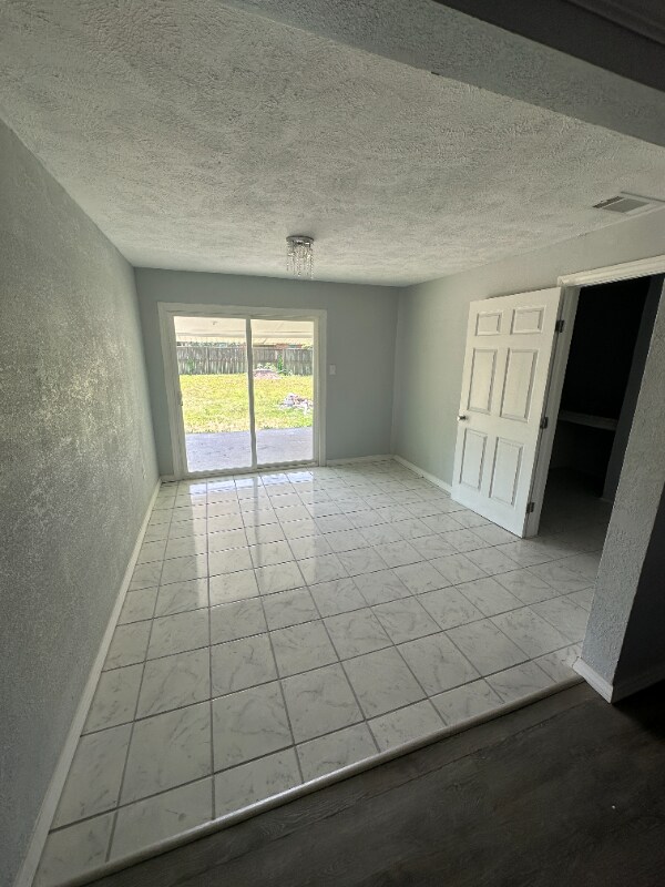 Building Photo - 222 E 38th St