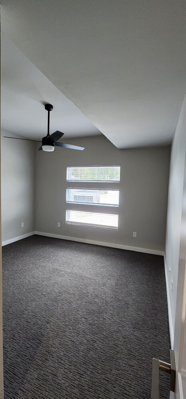 Building Photo - 10564 Brothers Ln