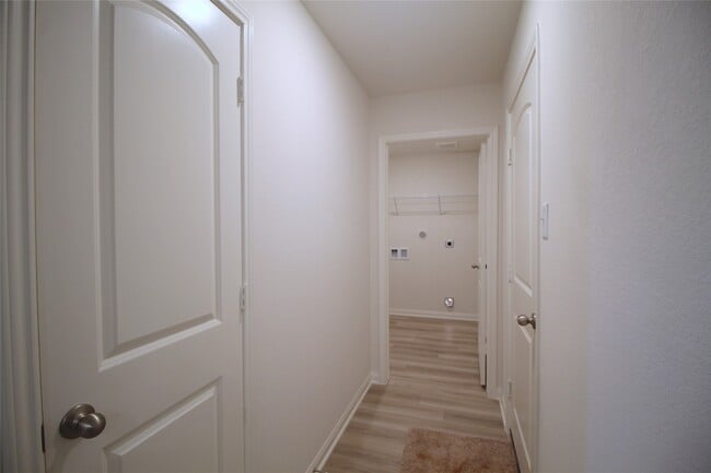 Building Photo - 8031 Vacek Meadows Loop