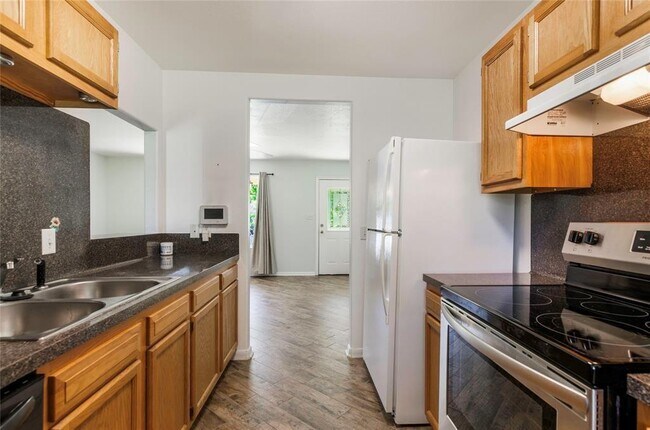Building Photo - 10595 Royal Terrell Dr