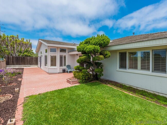Building Photo - 8584 Cliffridge Ave