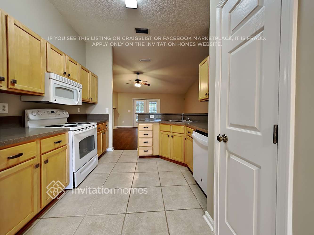 Building Photo - 3762 Woodbriar Dr