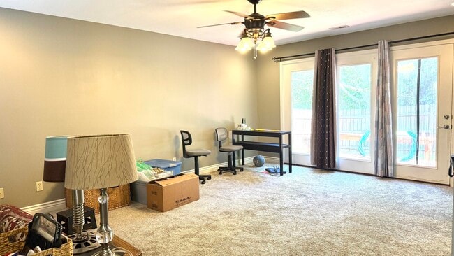 Building Photo - 2213 Silver Leaf Ct