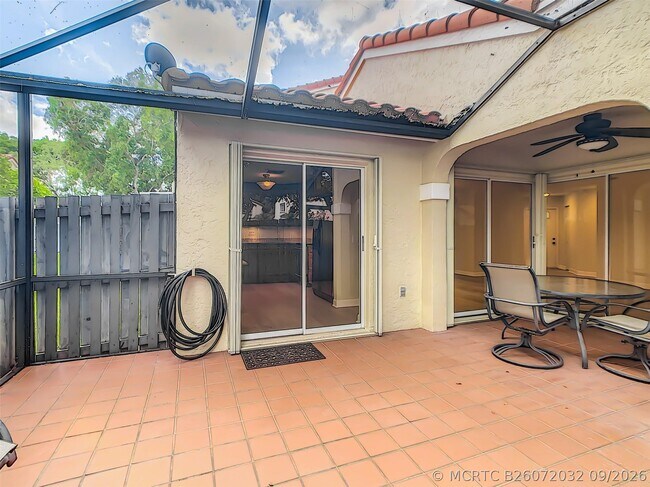 Building Photo - 1370 Cottonwood Cir
