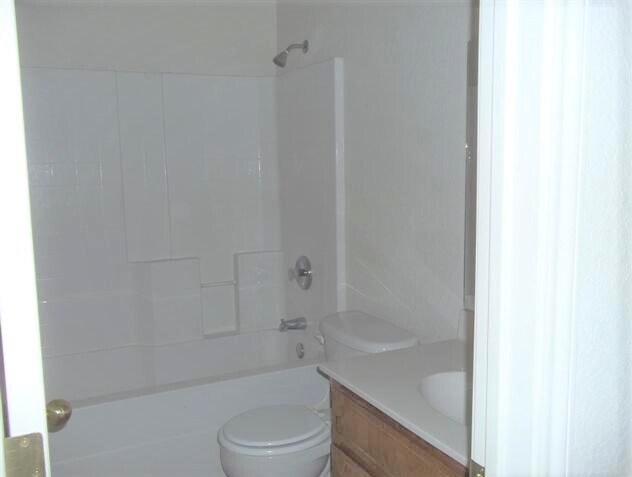 Building Photo - 4210 Primrose Dr