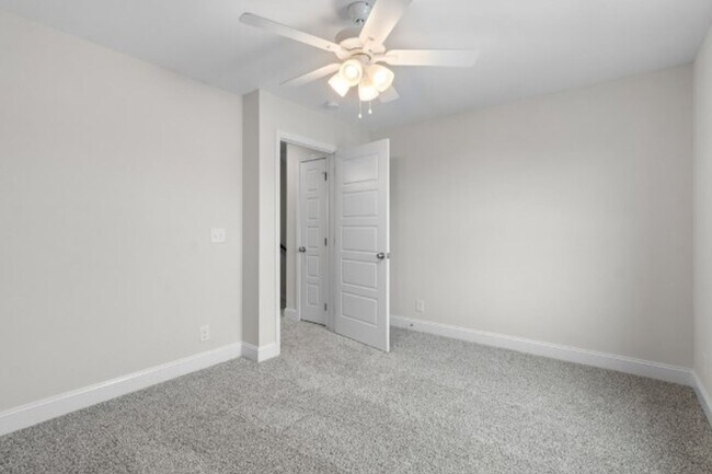 Building Photo - Beautiful Single Family Home