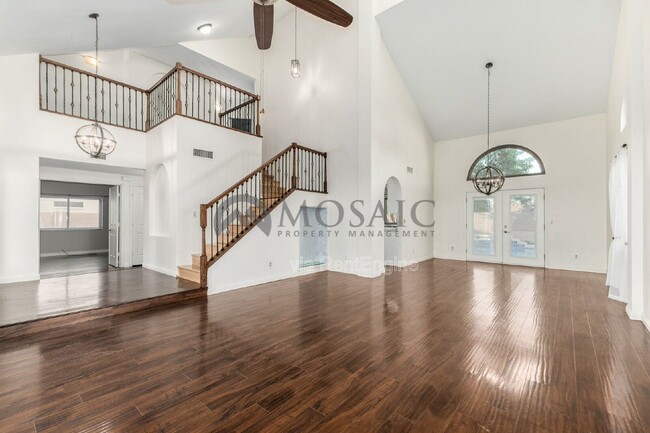 Building Photo - 634 E Century Ave