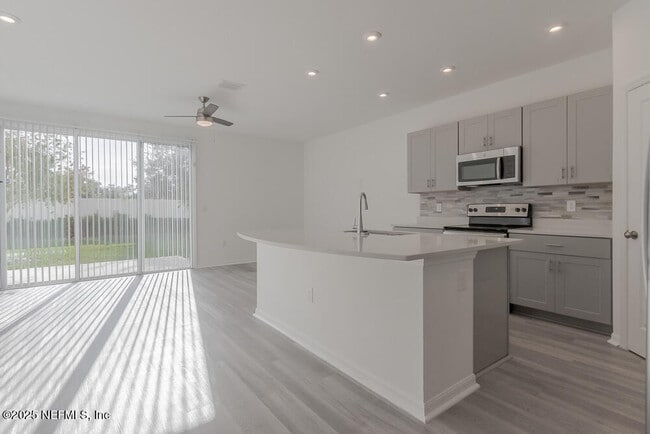 Building Photo - 13114 Annie’s Walk Dr