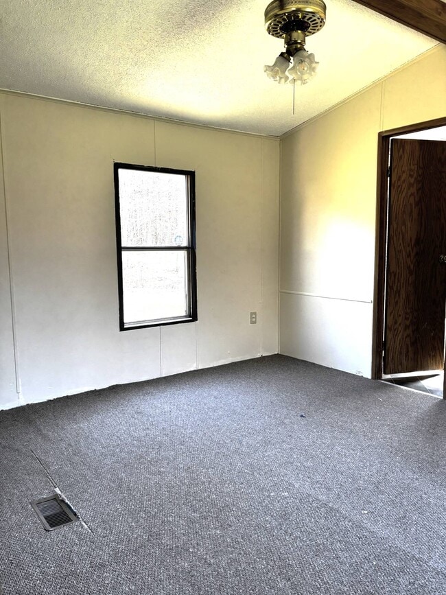 Building Photo - 499 Tanzman Rd