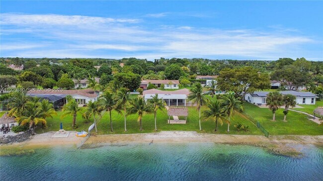 Building Photo - 10962 SW 117th St