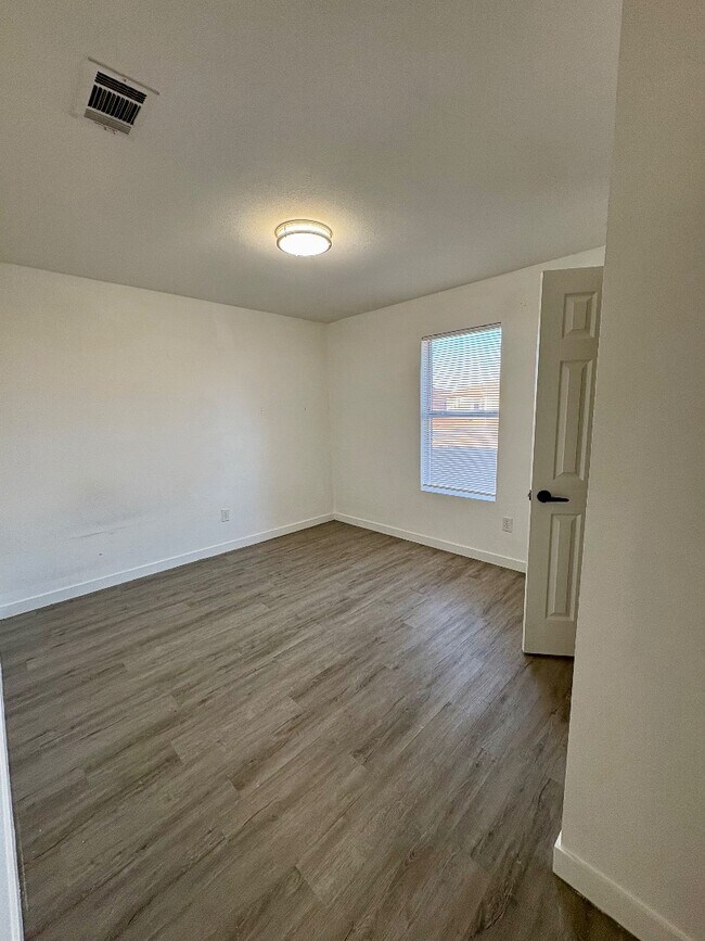 Building Photo - 4506 Windcrest Dr