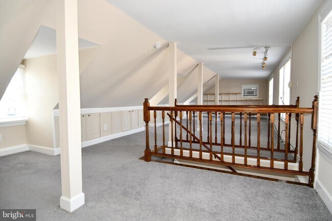 Building Photo - 17 - Apt. #1 Madision Street Unit