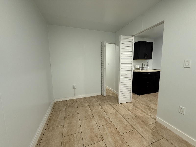 Building Photo - 231 W 41st St