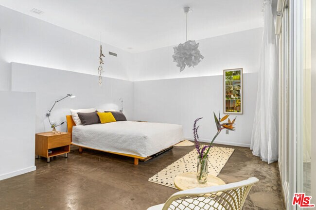 Building Photo - 18105 Sandy Cape Dr