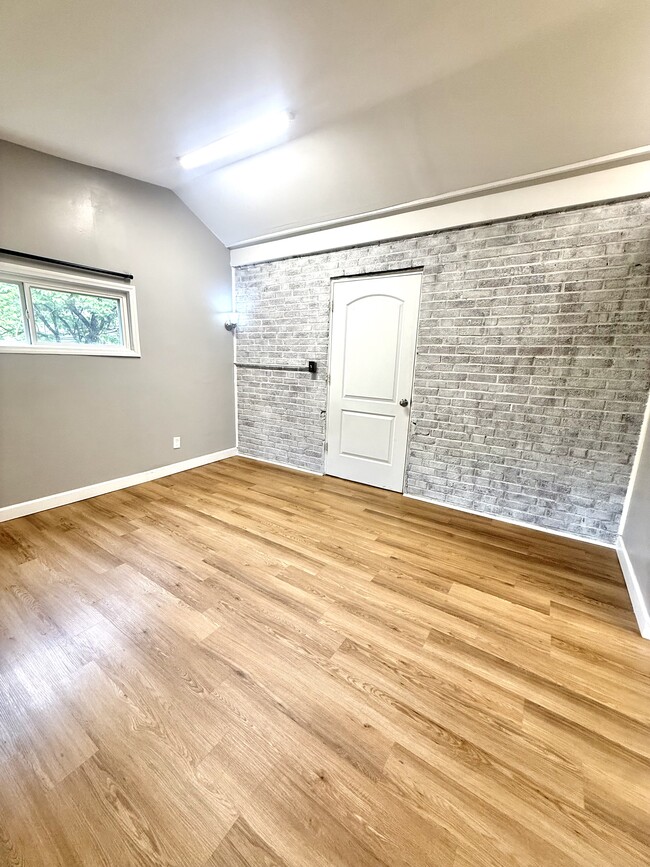 Building Photo - 1131 Wilmont Ct