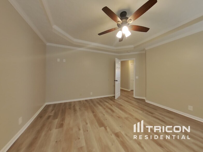 Building Photo - 911 Celeste Ct