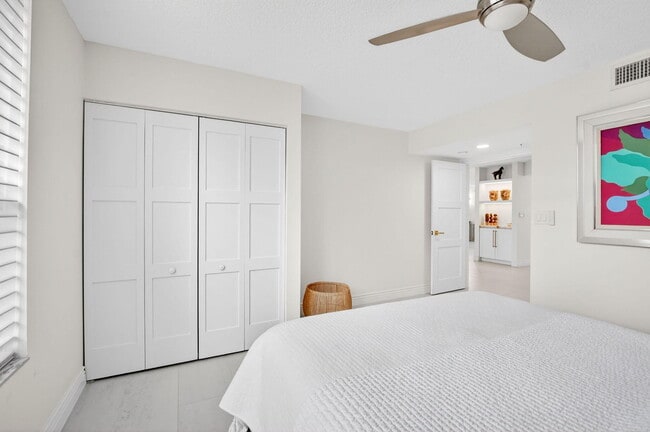 Building Photo - 7233 Promenade Dr