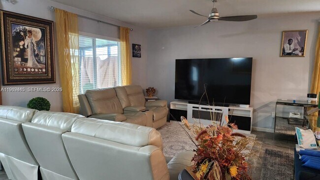 Building Photo - 2271 Arlington Dr SW