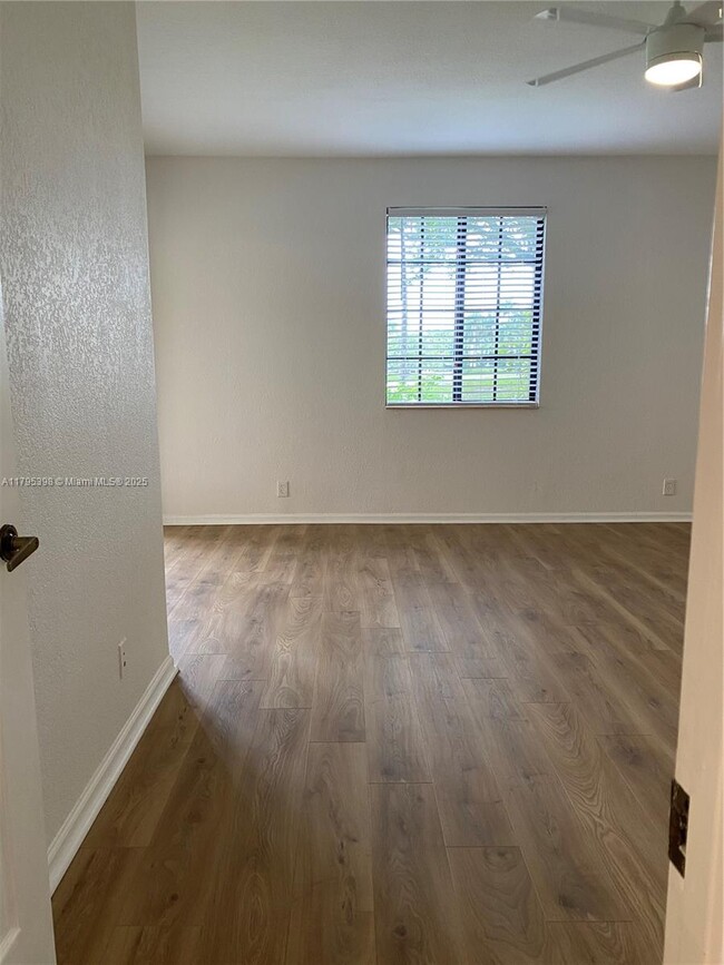 Building Photo - 2697 Center Ct Dr