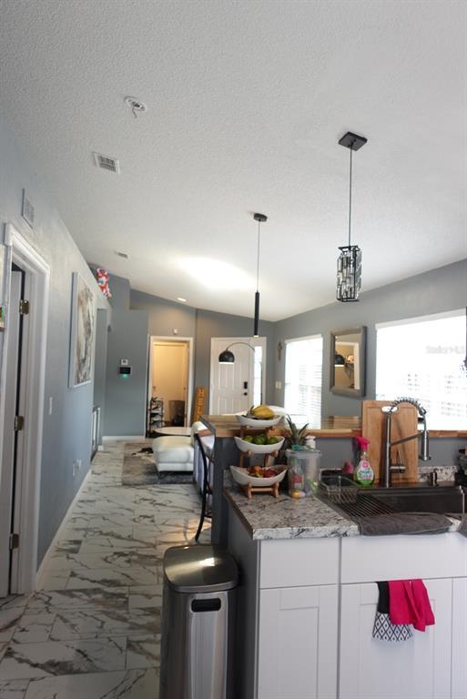 Building Photo - 6039 White Sails Dr