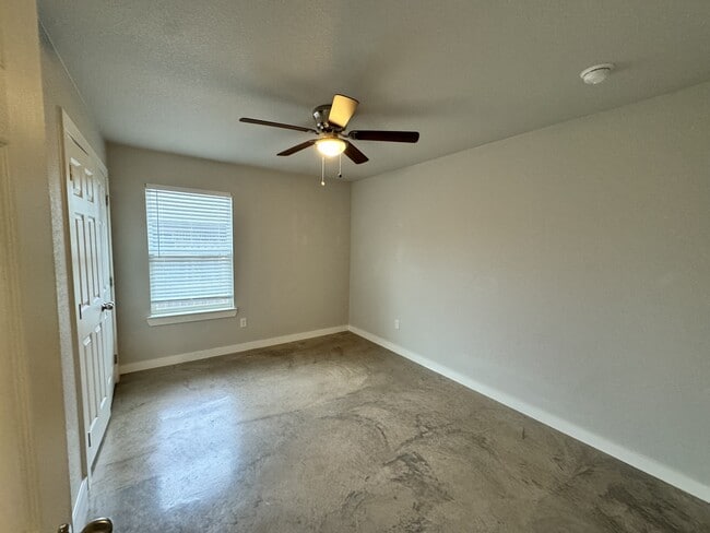 Building Photo - 1415 Shoshoni Trail