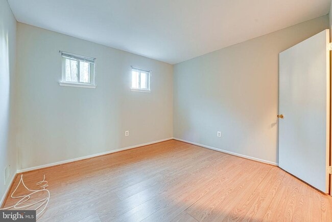 Building Photo - 1727 Cy Ct
