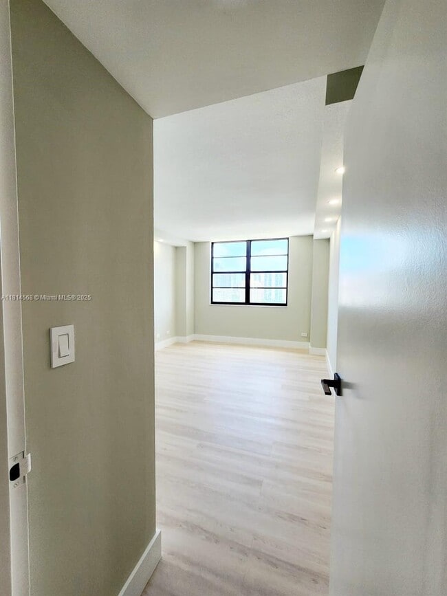 Building Photo - 250 174th St