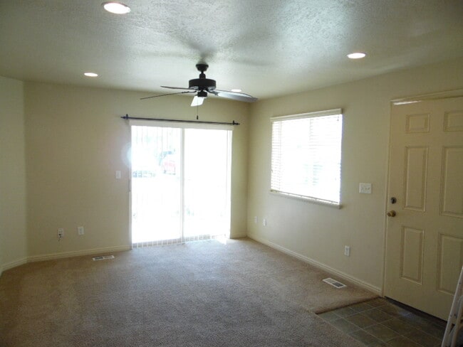 Building Photo - 474 S 2550 W