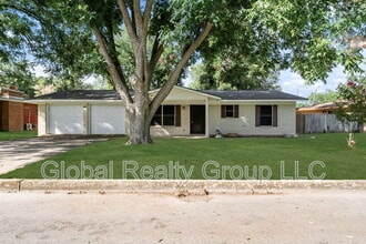 Building Photo - 138 Bobolink Dr
