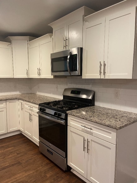 Building Photo - 660 Monticello Dr