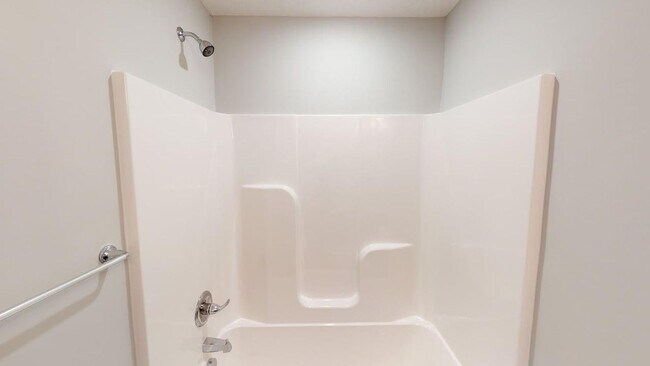 Building Photo - For Lease Beautiful 3 Bedroom, 2 Bath Home in Spring Lakes Subdivision.