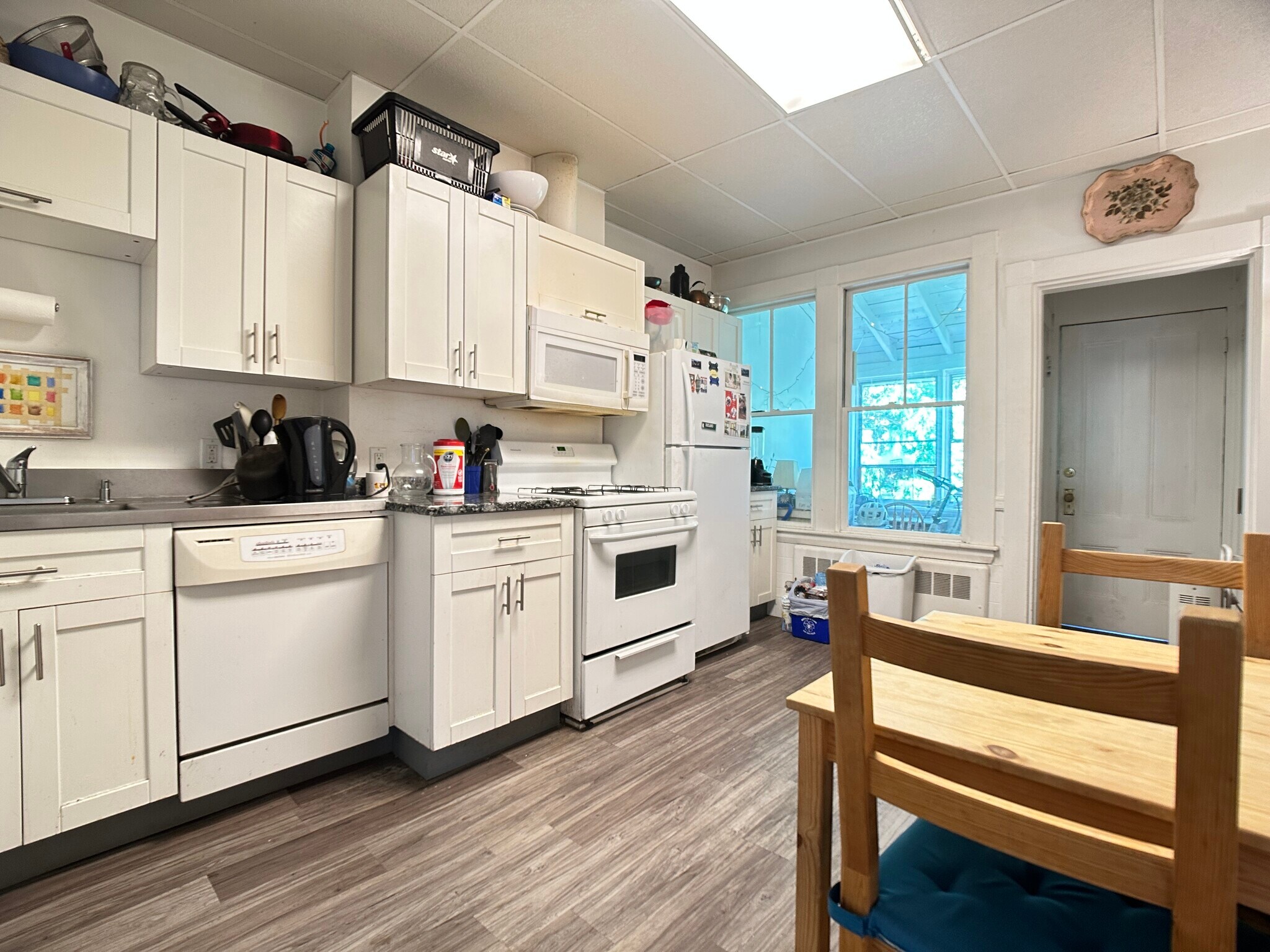Kitchen picture 1 - 67 Holworthy St