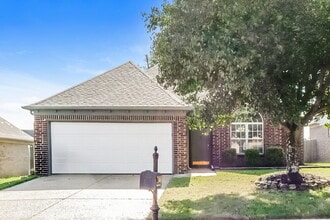 Building Photo - 190 Hidden Garden Dr