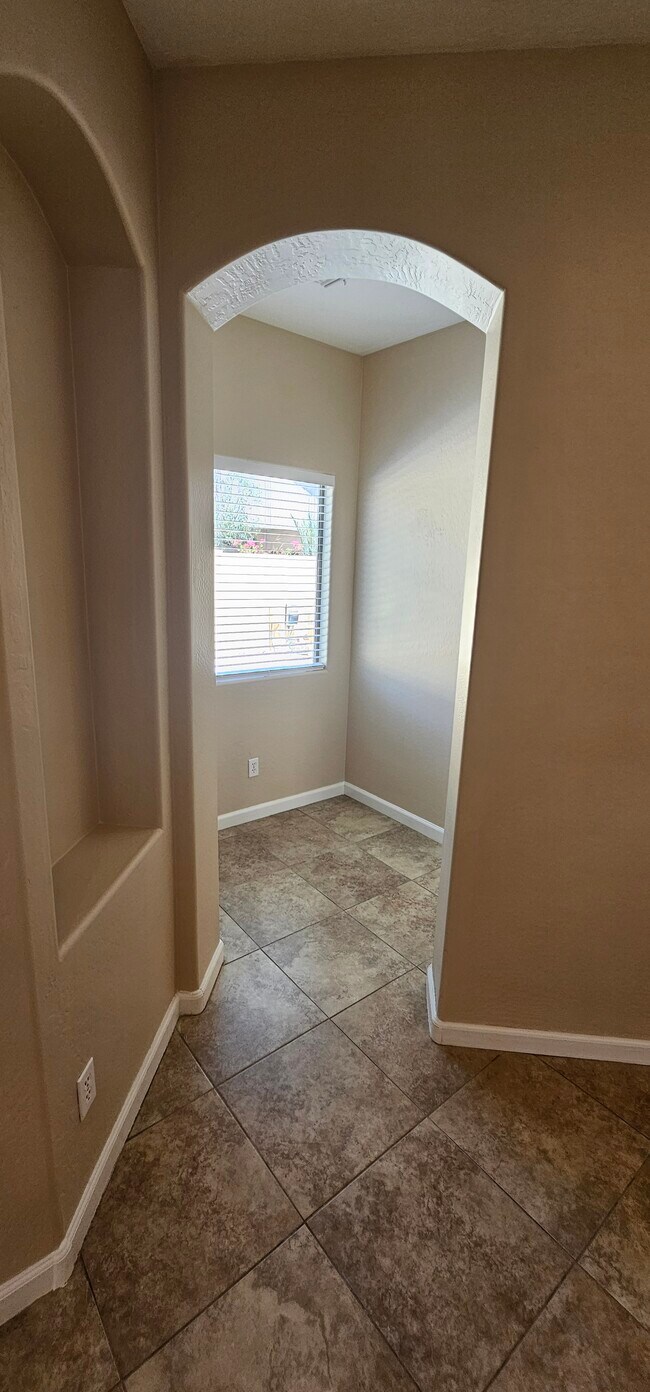 Building Photo - 28057 N Quartz Dr