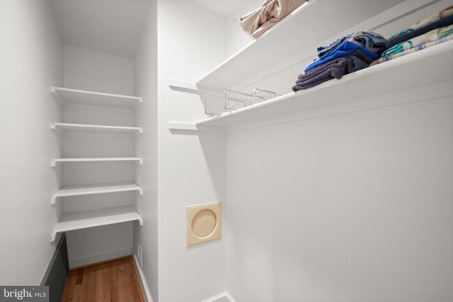 Building Photo - 9809 Hall Rd