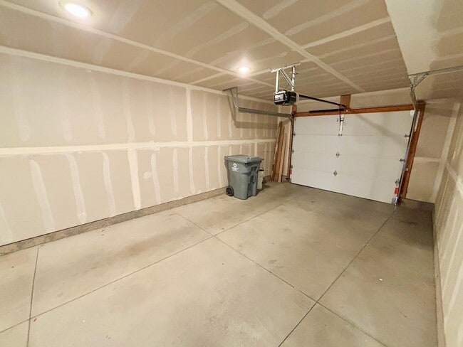 Building Photo - 638 E 360 S