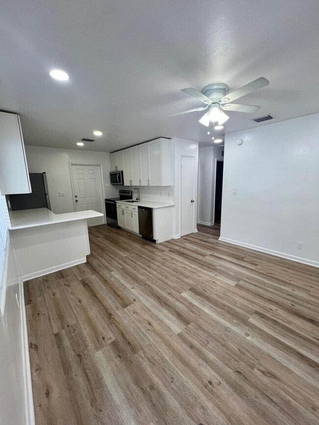 Building Photo - 1235 Beach Rd