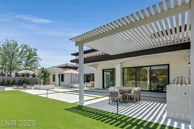 Building Photo - 11906 Port Labelle Dr